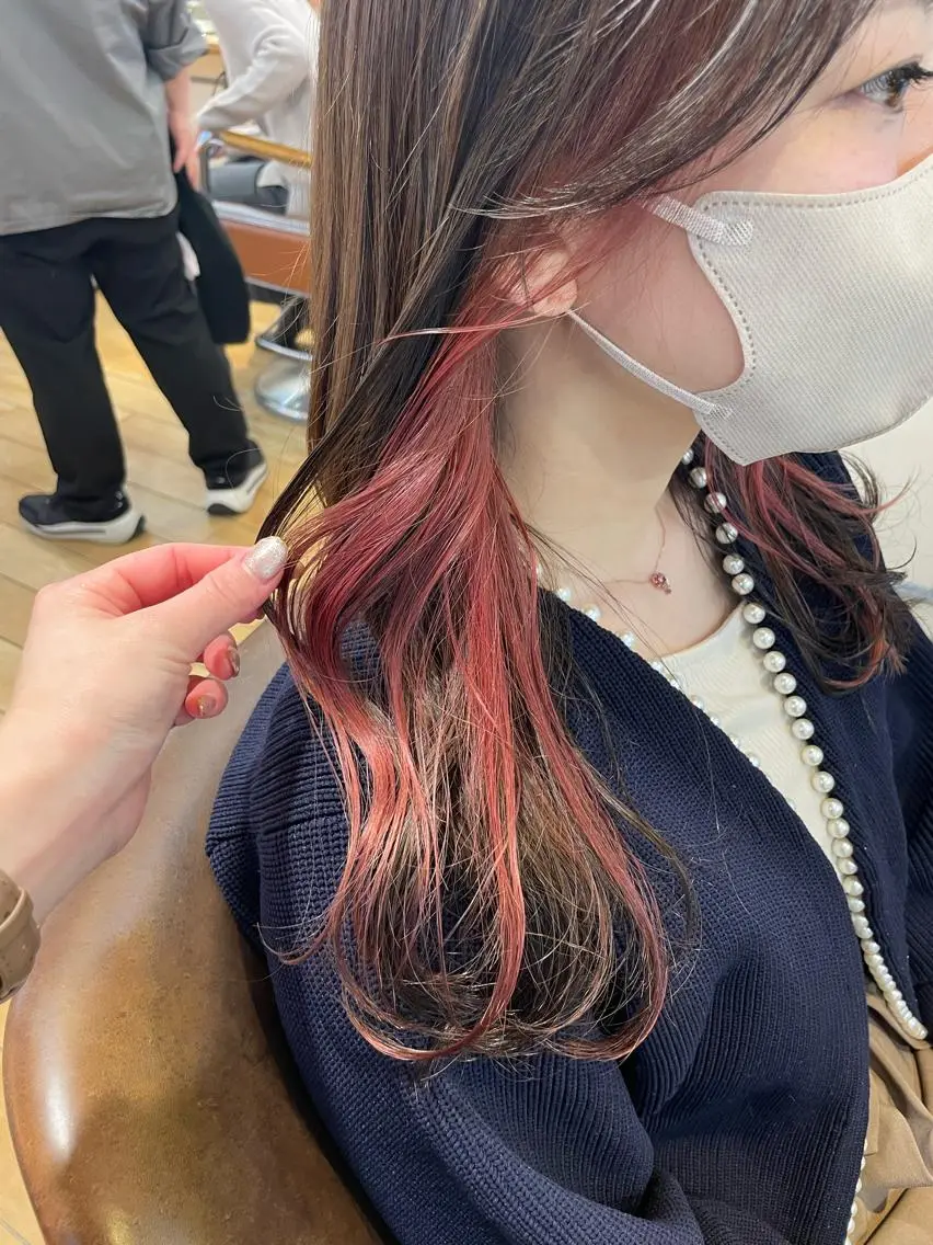 ロング カラー インナーカラー レッドカラー ヘアカラー ✨カラー支持No.1 🧸ワキ カナコ🧸のヘアスタイル