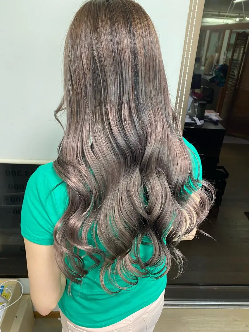 ロング カラー カット ヘアカラー トリートメント ブリーチカラー🫧 森　凪沙のヘアスタイル