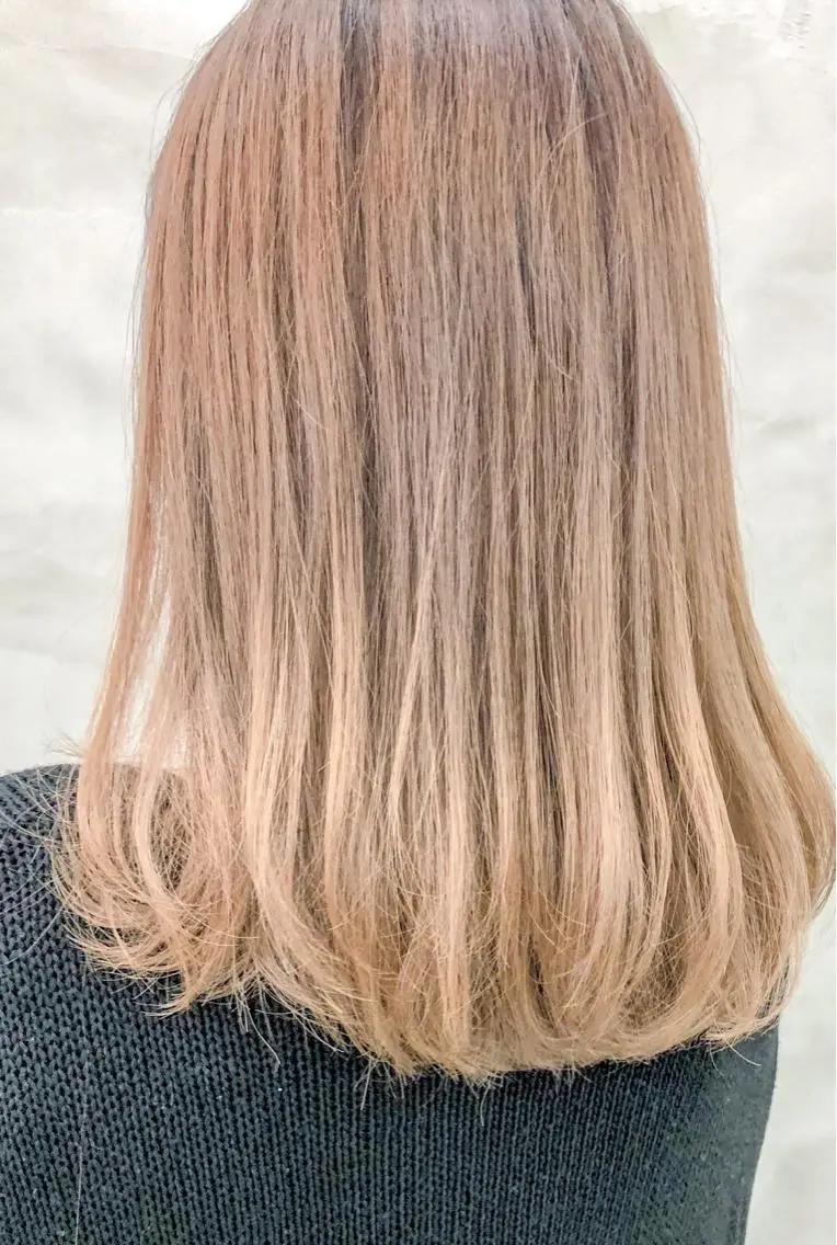 カラー アッシュ ベージュカラー グラデーションカラー ショート・ボブ 徳竹淳一のヘアスタイル