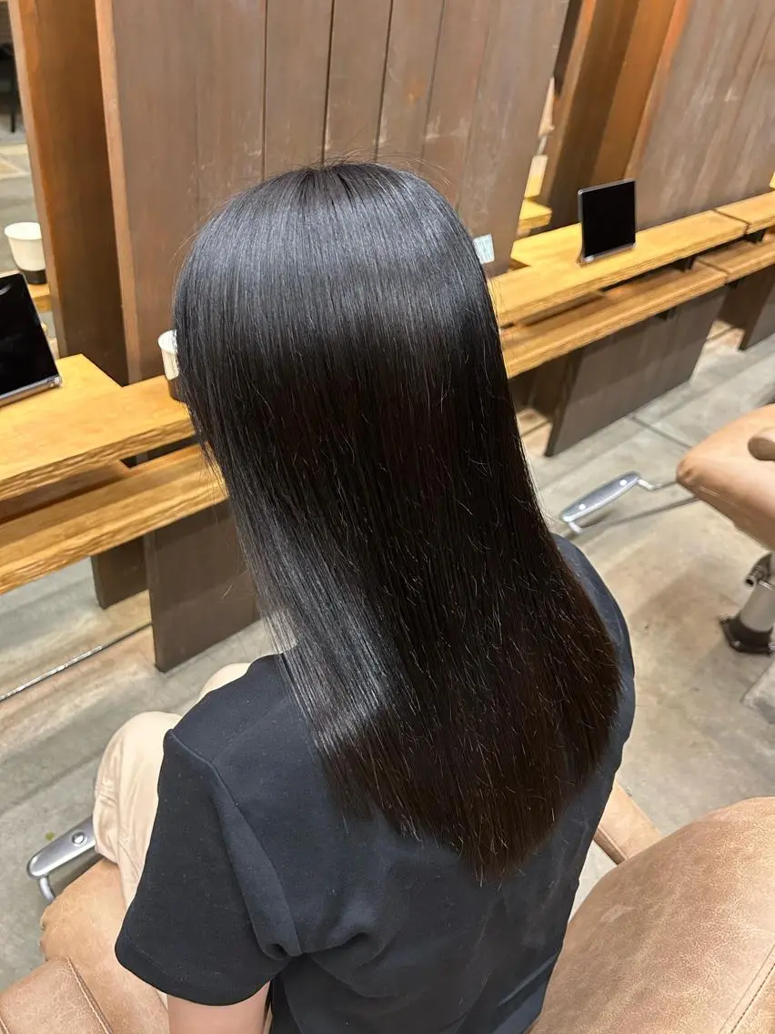 ミディアム カラー 黒髪 ブルーカラー ブルーブラック 畑中 希望のヘアスタイル