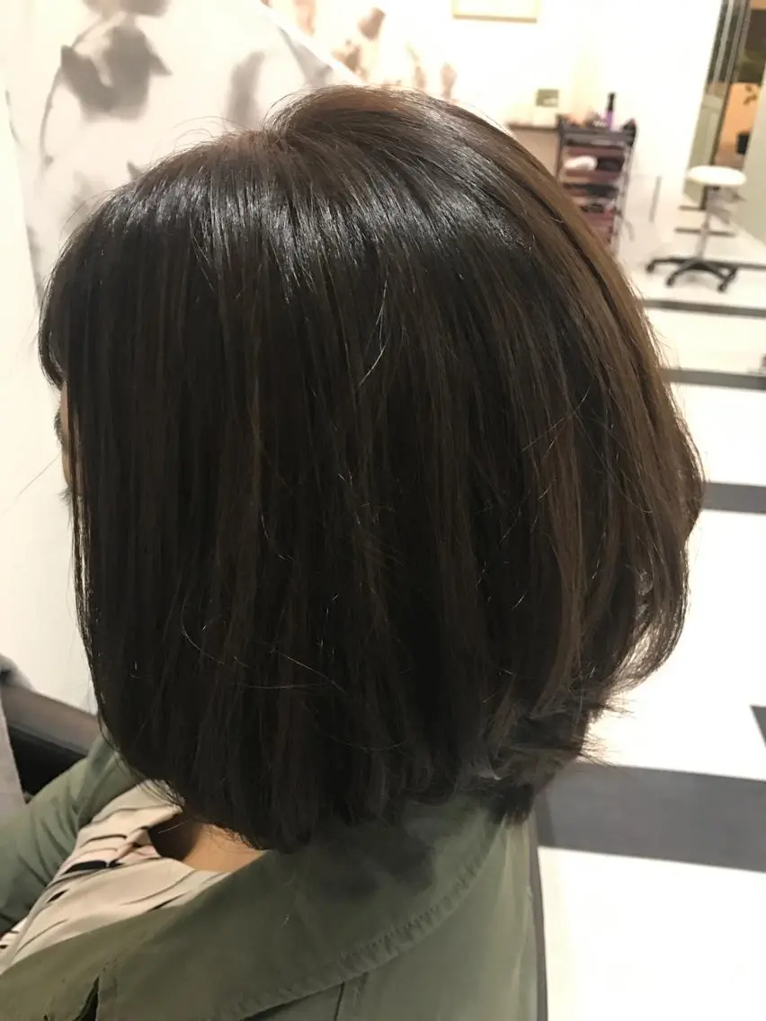 ミディアム 馬渕 由梨のヘアスタイル