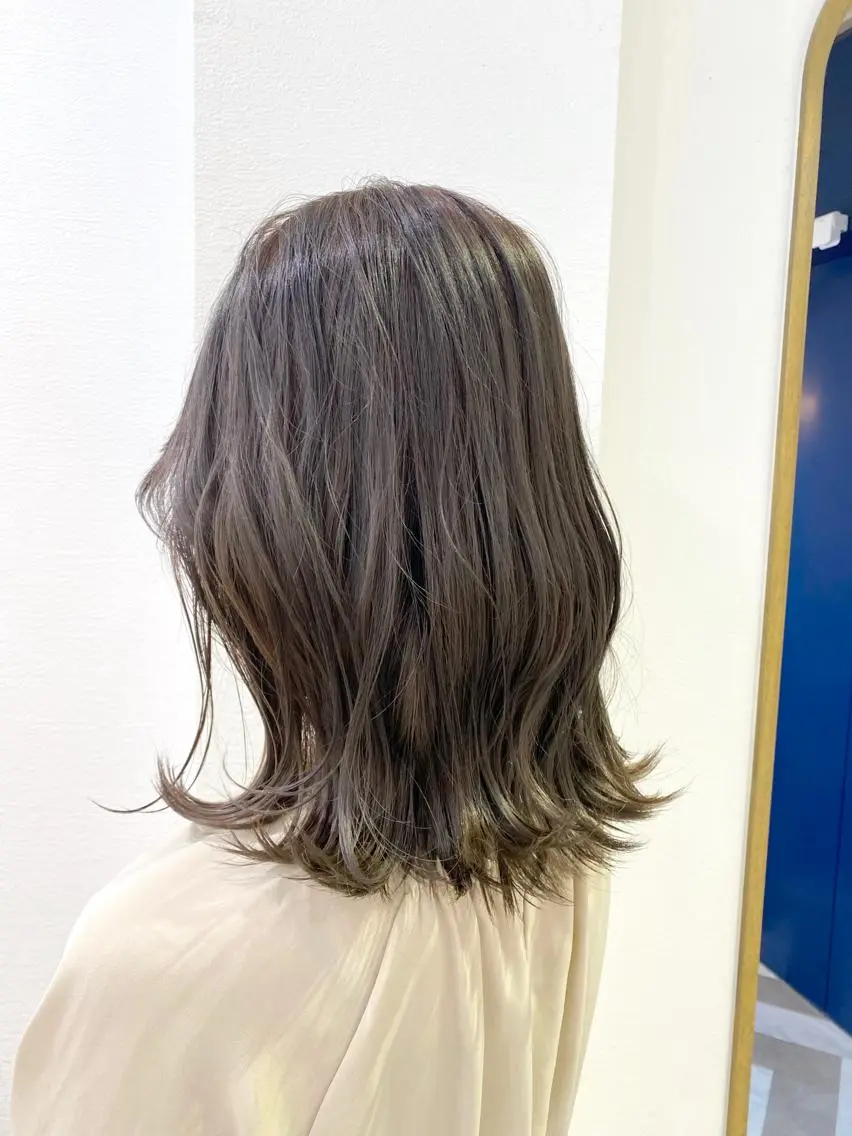 ミディアム ヘアカラー トリートメント レイヤーカット /透明感カラー西田のヘアスタイル