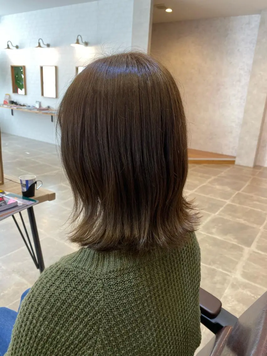 ミディアム 外ハネヘア カット ヘアカラー トリートメント KAITOH ATSUSHIのヘアスタイル