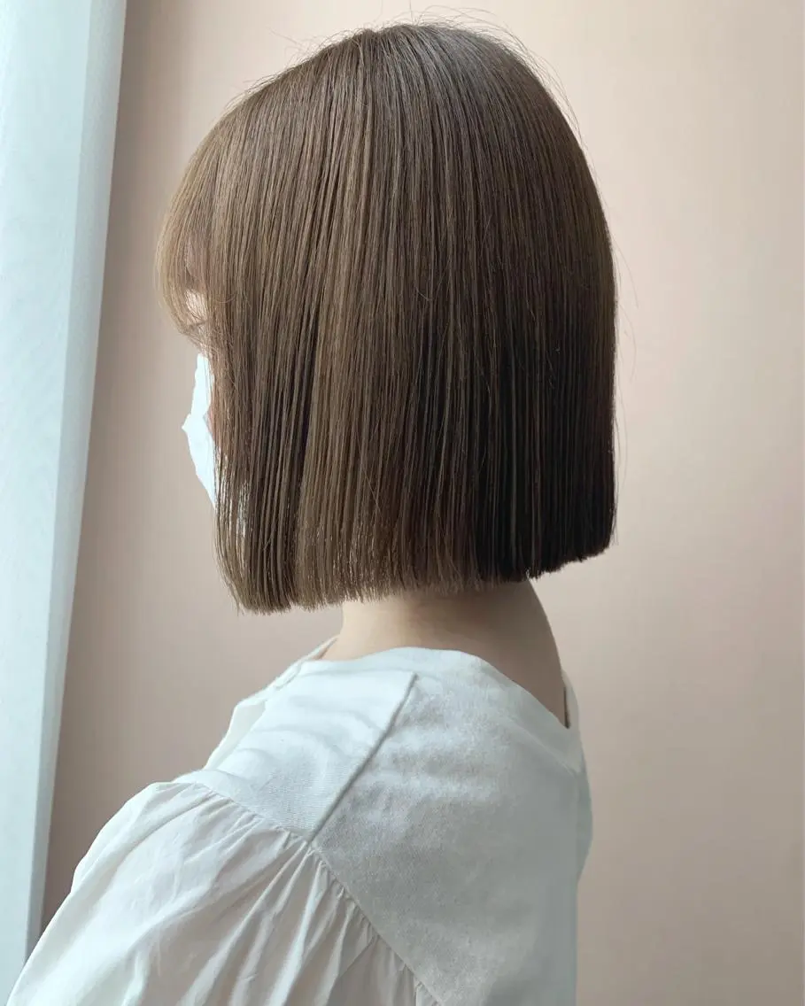 ショート カラー ベージュカラー ブリーチ ブリーチなしカラー hubhair レイヤー/透明感のヘアスタイル