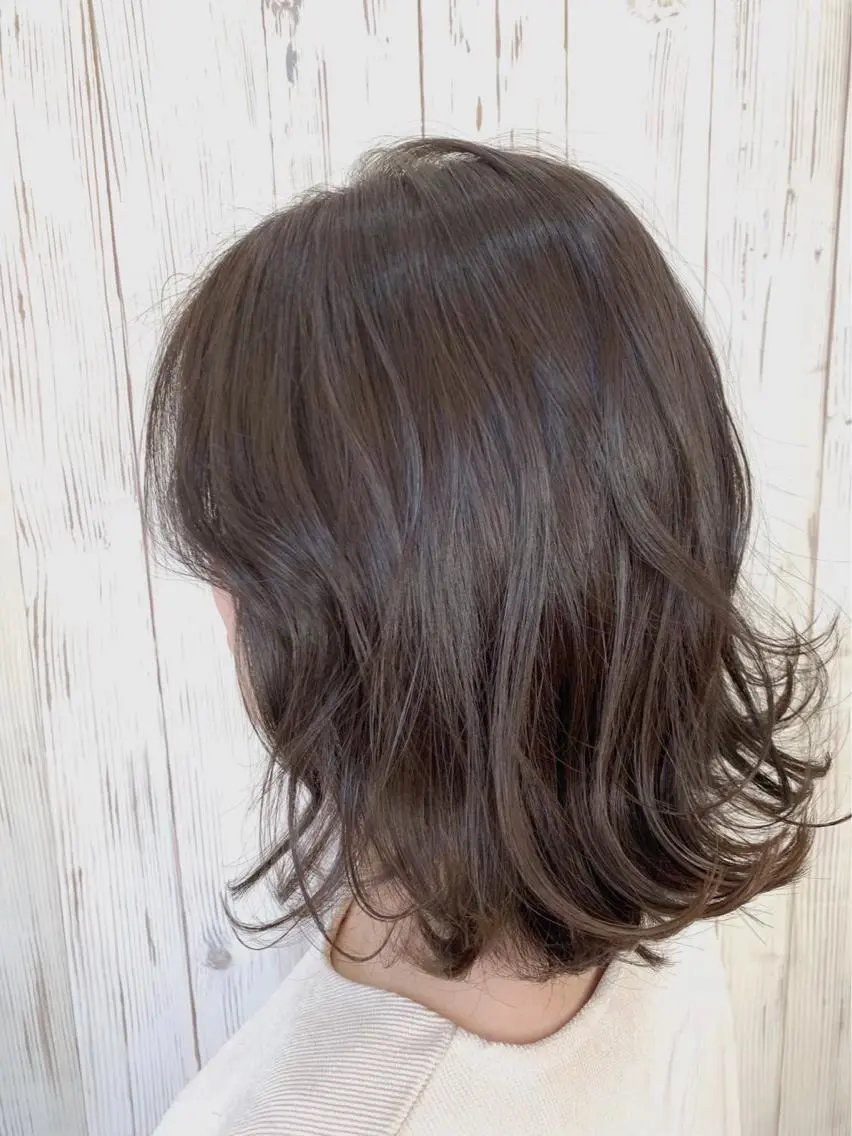 カラー arisa .のヘアスタイル