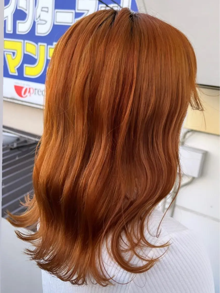 セミロング カラー ヘアアレンジ オレンジ ヘアカラー ハイトーンカラー 🦋yuri🦋のヘアスタイル