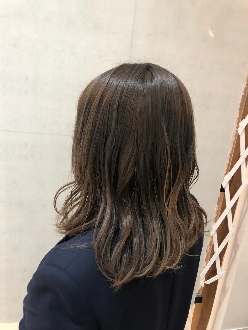 ミディアム カラー 樋渡 侑希のヘアスタイル
