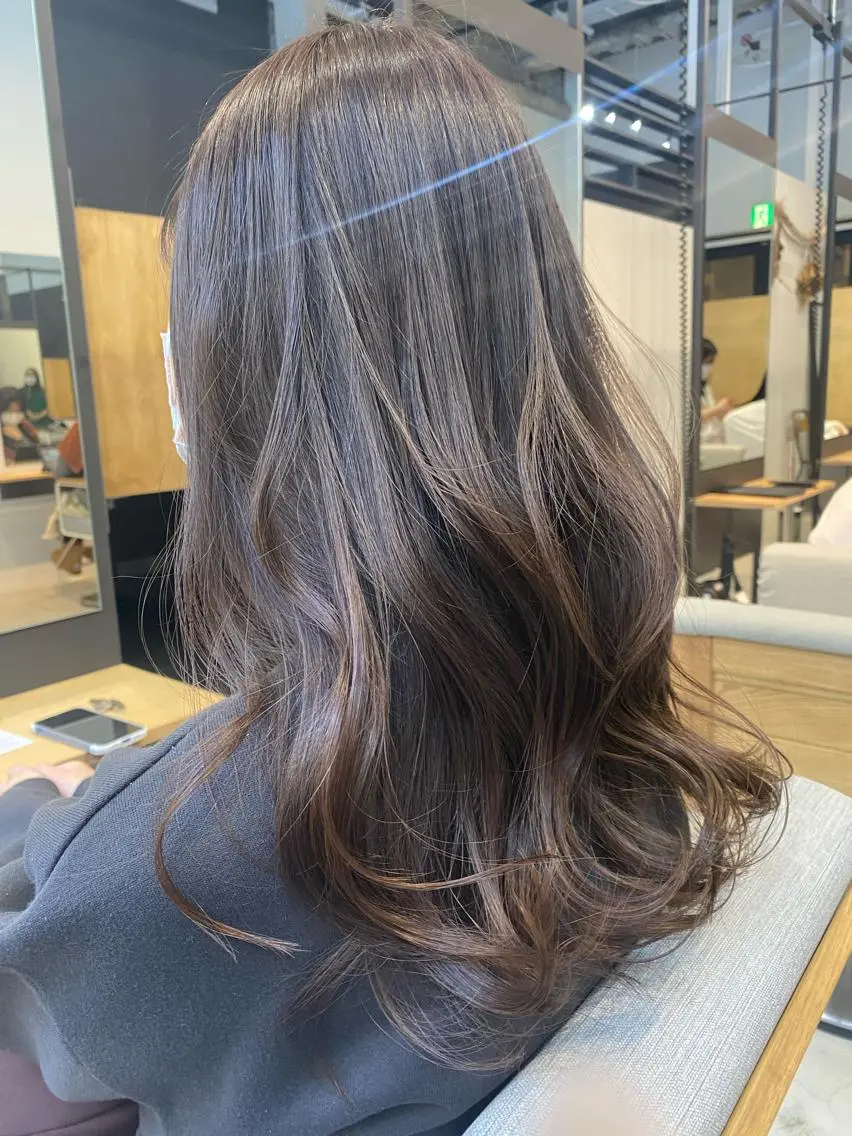セミロング カラー ブラウンカラー 高橋 侑莉亜のヘアスタイル