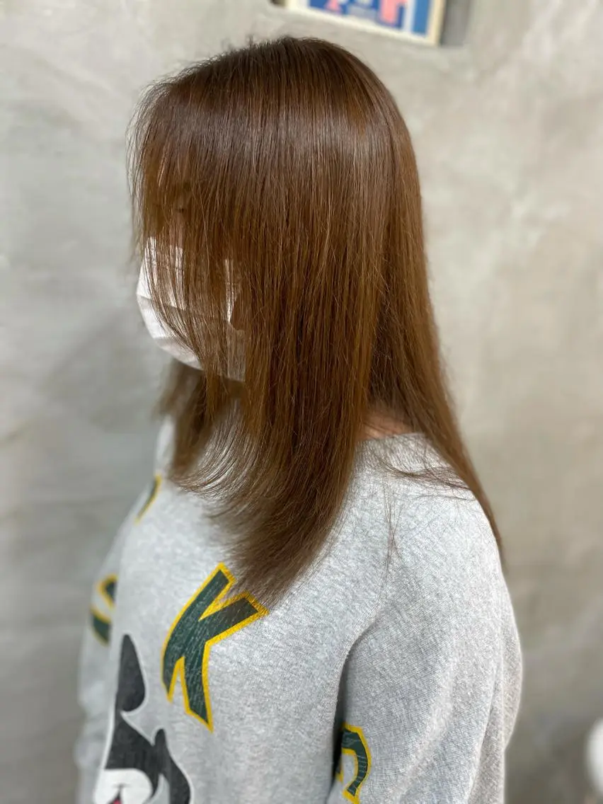 ロング カラー ベージュカラー レイヤーカット ロング 岡田 駿也のヘアスタイル