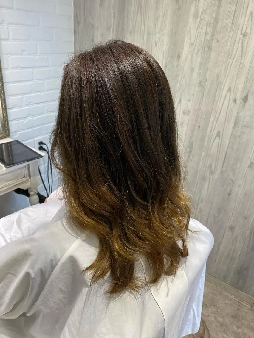セミロング カラー グラデーションカラー カット ヘアカラー トリートメント Renatus店長 金子裕美のヘアスタイル