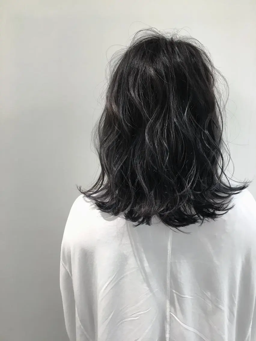 ミディアム ハイトーンブリーチ 土坂 由志【京都】のヘアスタイル
