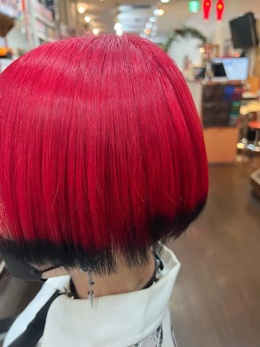 カラー ショートボブ 黒髪 レッドカラー ボブ ヘアカラー まさき✂︎ /ブリーチカラーのヘアスタイル