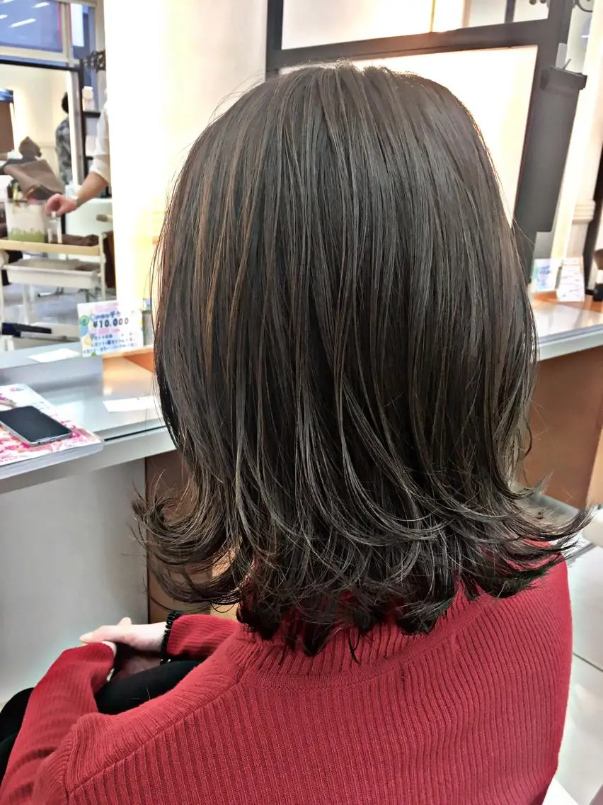 カラー グレージュ イルミナカラー 外国人風カラー カット ヘアカラー トリートメント ブリーチ/バレイヤ ージュ川端裕司のヘアスタイル