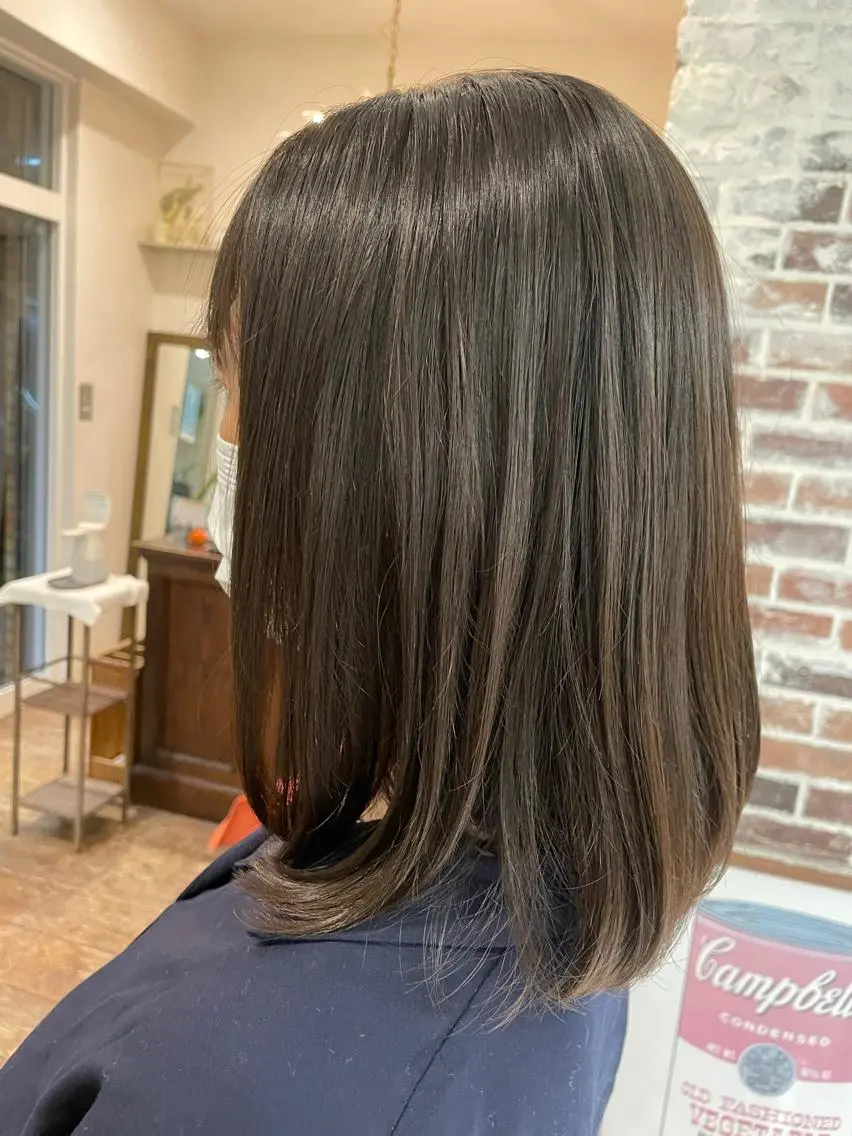 ミディアム 山崎 和花のヘアスタイル
