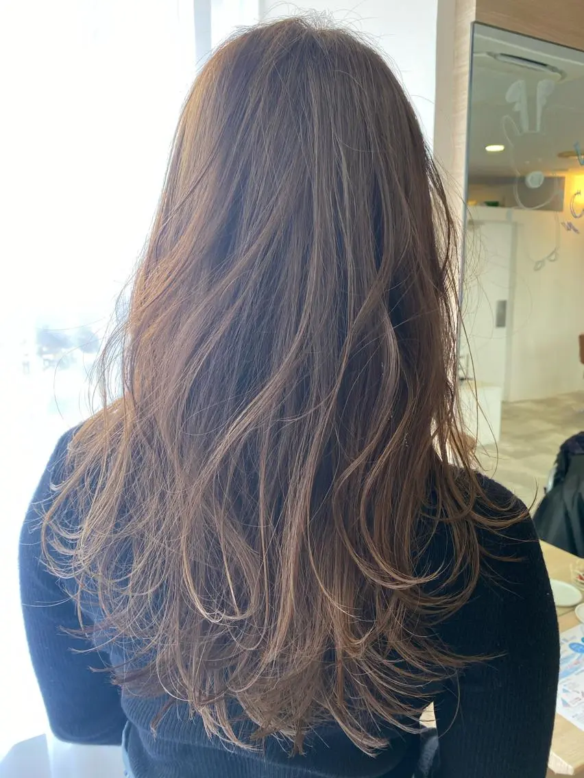 カラー & kuのヘアスタイル