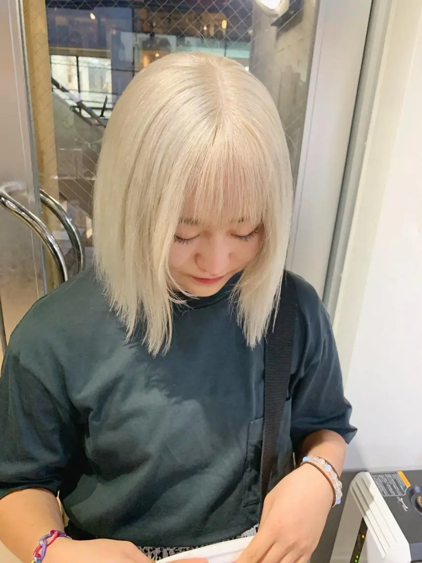 ミディアム カット ヘアカラー ハイトーンNo.1✨ パーマ✨イマイタツヤのヘアスタイル