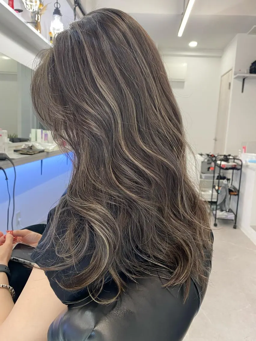 ロング カラー 桜木町駅徒歩5分 ハイライト横浜No1のヘアスタイル