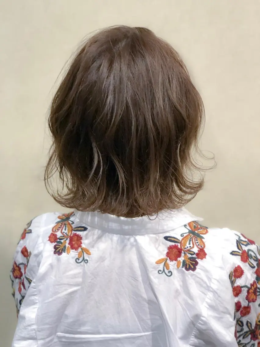 ミディアム カラー 佐々岡 亮介のヘアスタイル