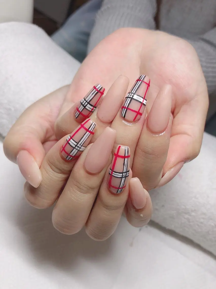 ミディアム ネイル ハンドネイル 《LB》ラブリエ Nail&eyeのマツエク・マツパデザイン