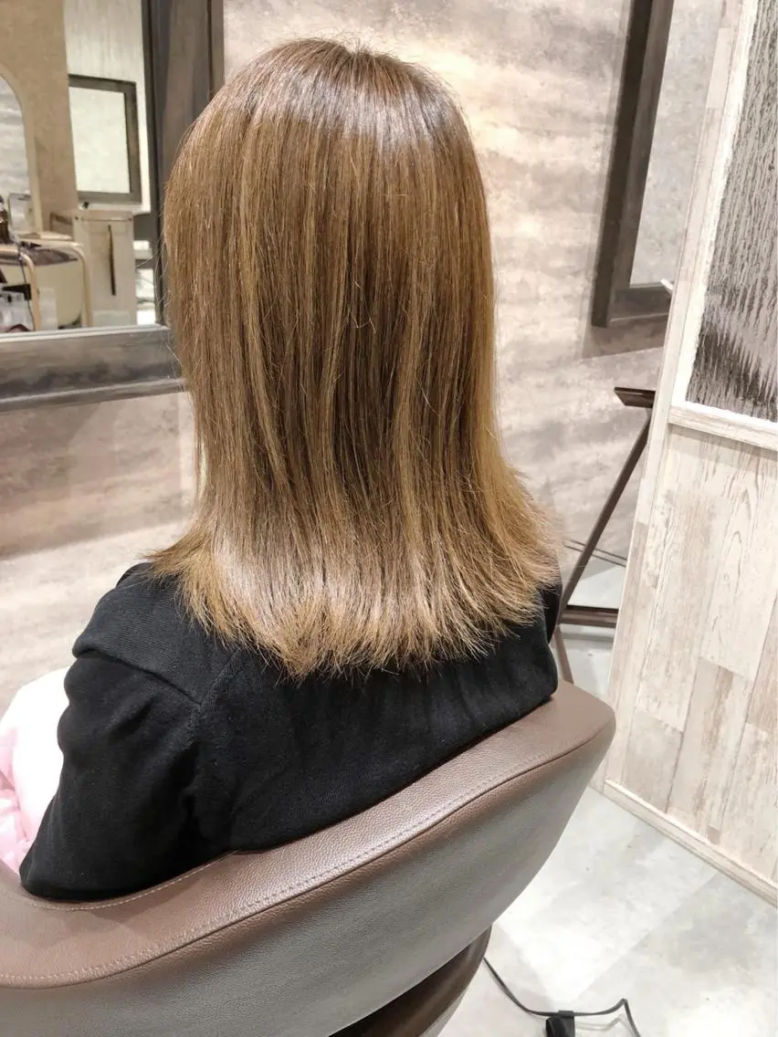 ミディアム カラー ベージュカラー カット ヘアカラー トリートメント Blanco Color&Careのヘアスタイル
