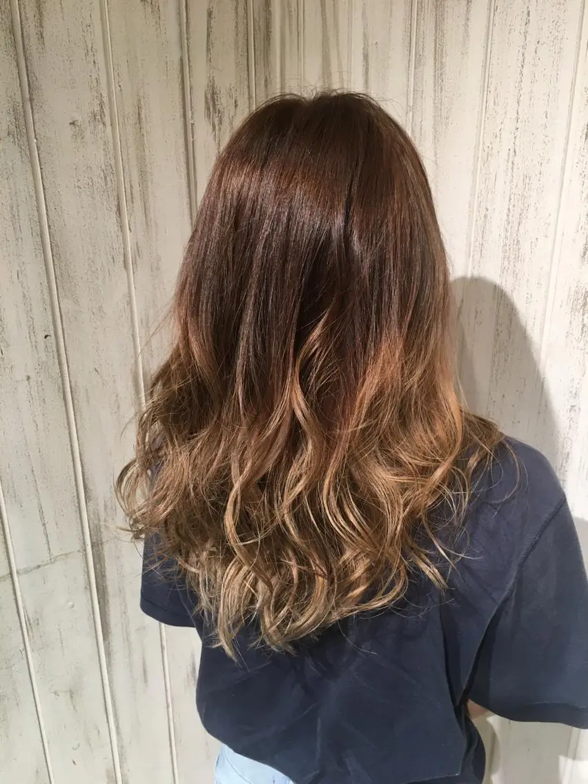 ロング カラー グラデーションカラー ハイライトカラー ハイライト 永井大樹✨ 透明感カラー✨のヘアスタイル