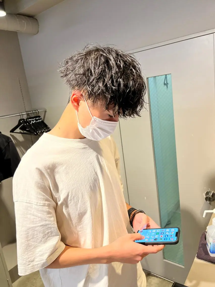 ショート カラー パーマ メンズ メンズパーマ特化 TAIGAのヘアスタイル