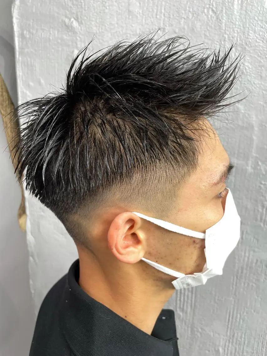 ショート カラー パーマ メンズ フェードカット 🔥メンズカラー🔥 セヤシュウヘイのヘアスタイル