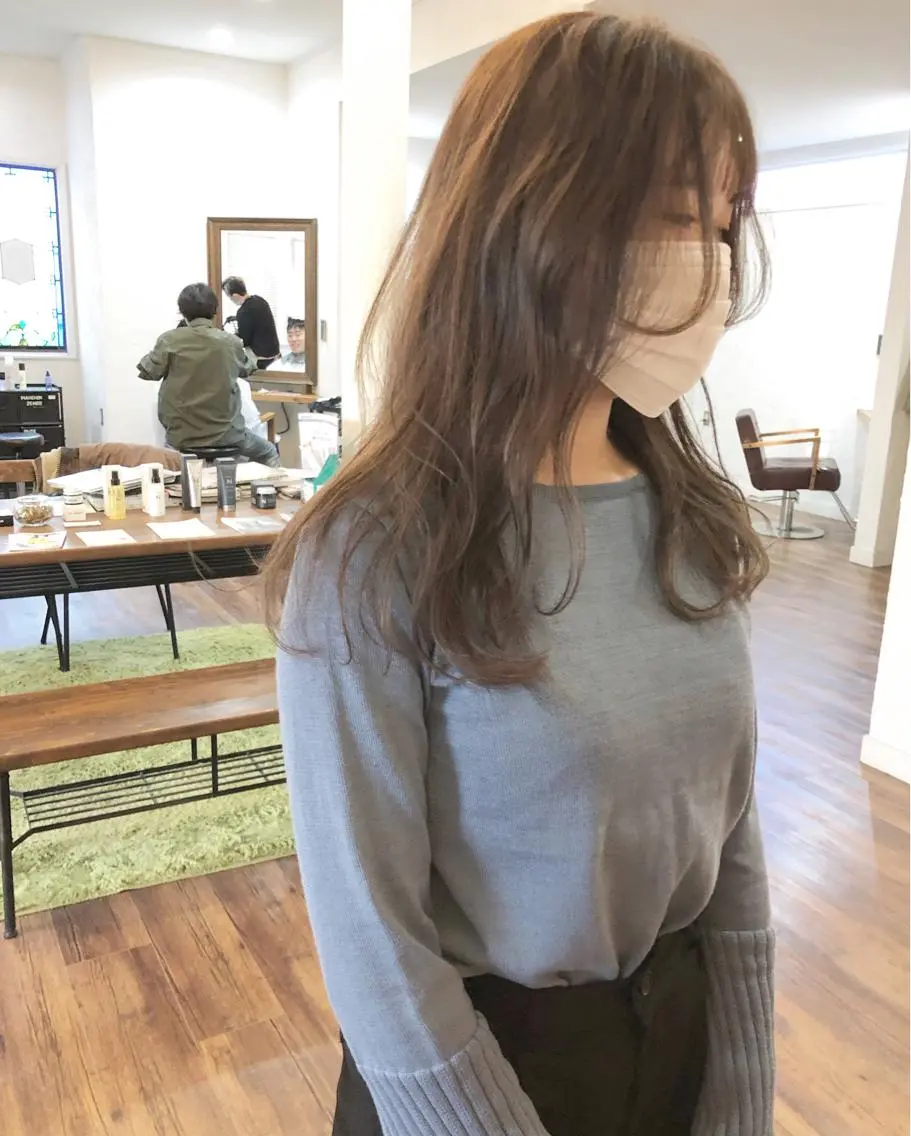 セミロング カラー 透明感カラー 江原 彩華のヘアスタイル