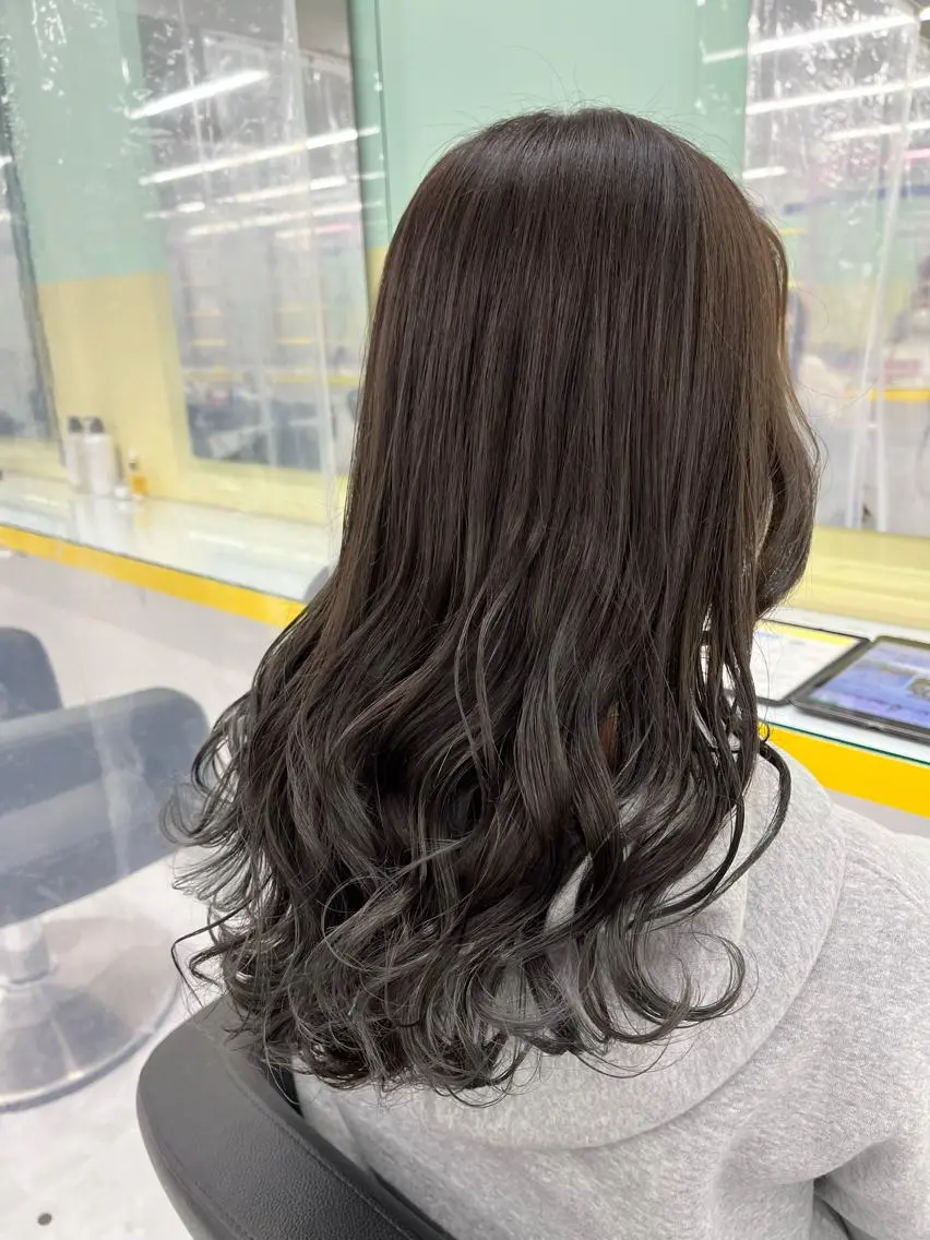 ロング ヘアカラー ヘッドスパ ヘアセット 🪞透明感カラー🫧 縮毛矯正🥇かずきのヘアスタイル