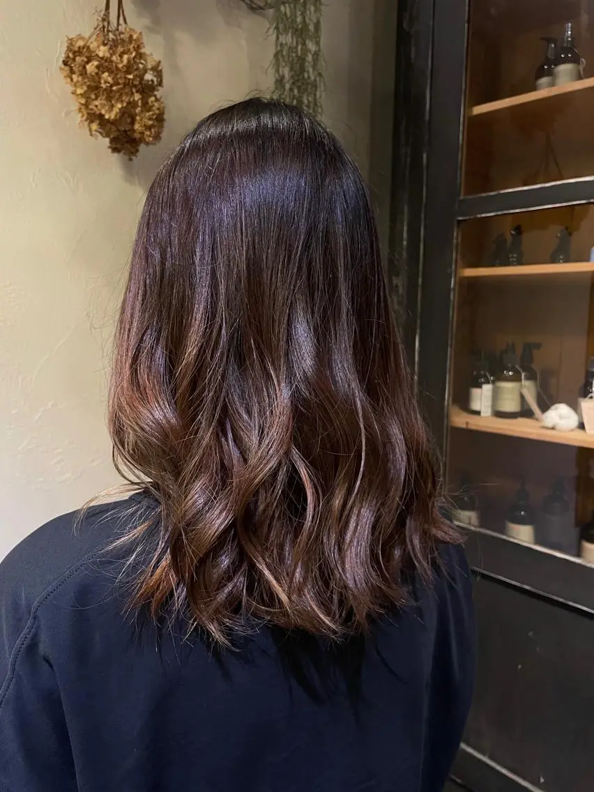 セミロング カラー アッシュ ベージュカラー グラデーションカラー 豊崎 左知のヘアスタイル