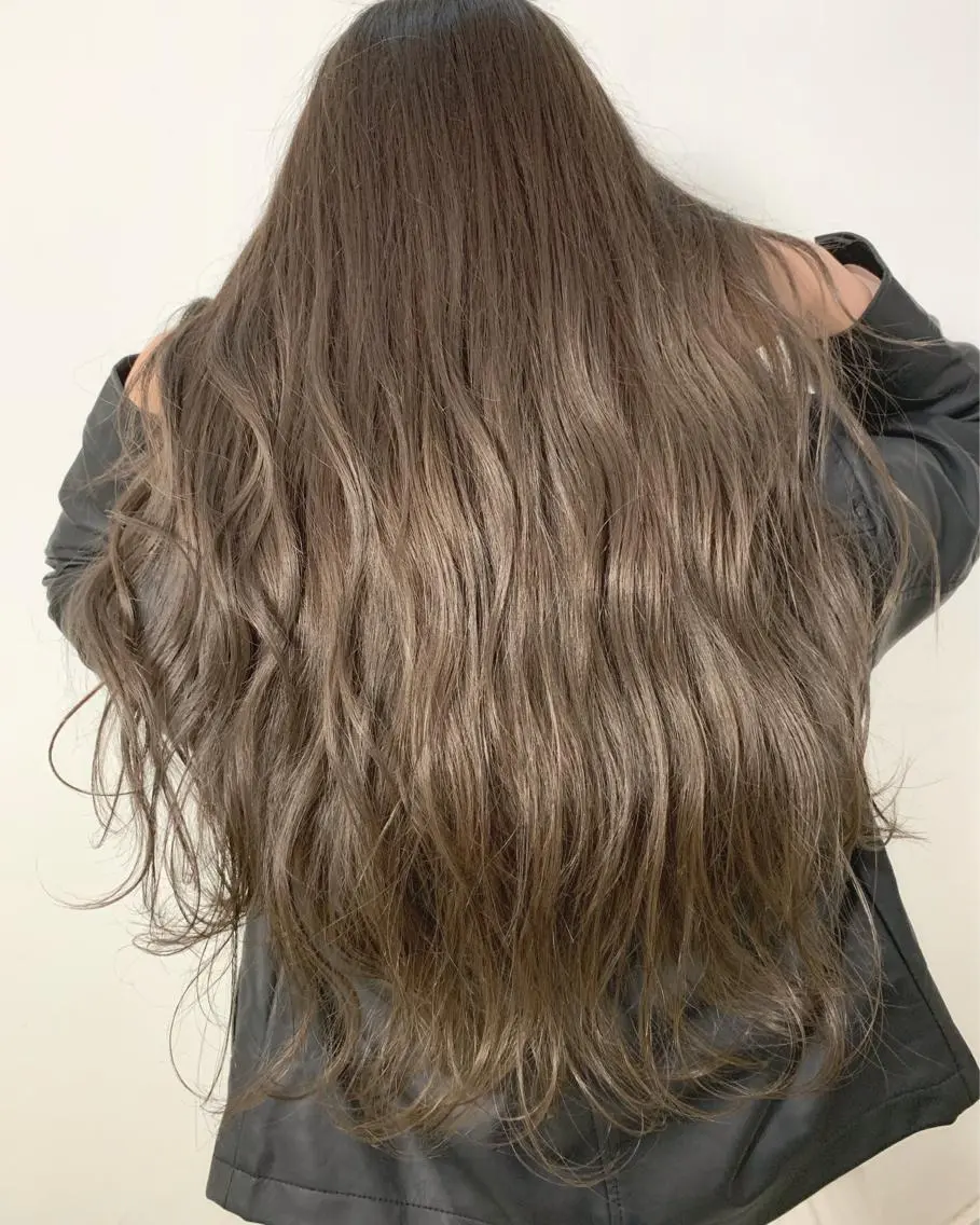 セミロング カラー レイヤーカット 西村あきやのヘアスタイル