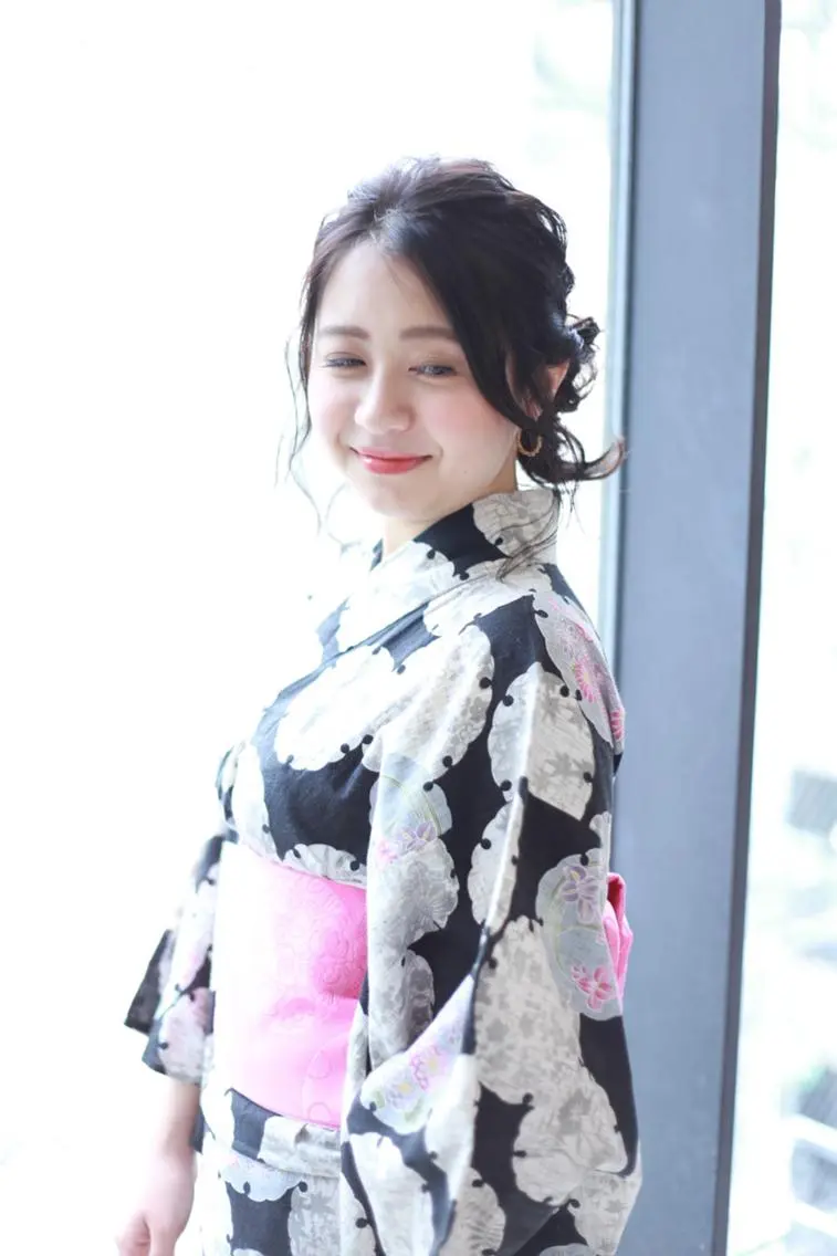 ミディアム 松島 涼花のヘアスタイル