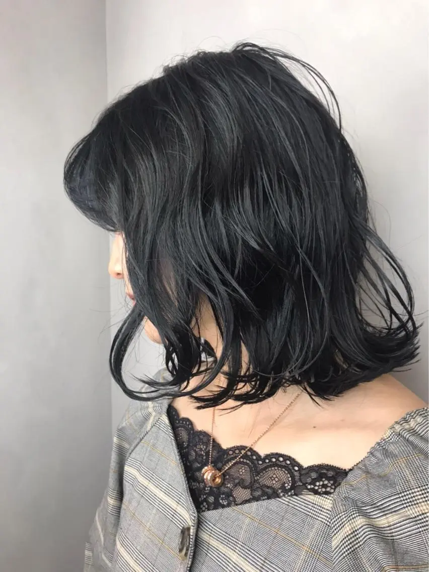 ミディアム カラー ブリーチ ネイビーカラー ブリーチなしカラー カット ヘアカラー BROCANTE立川 karasawa.nのヘアスタイル