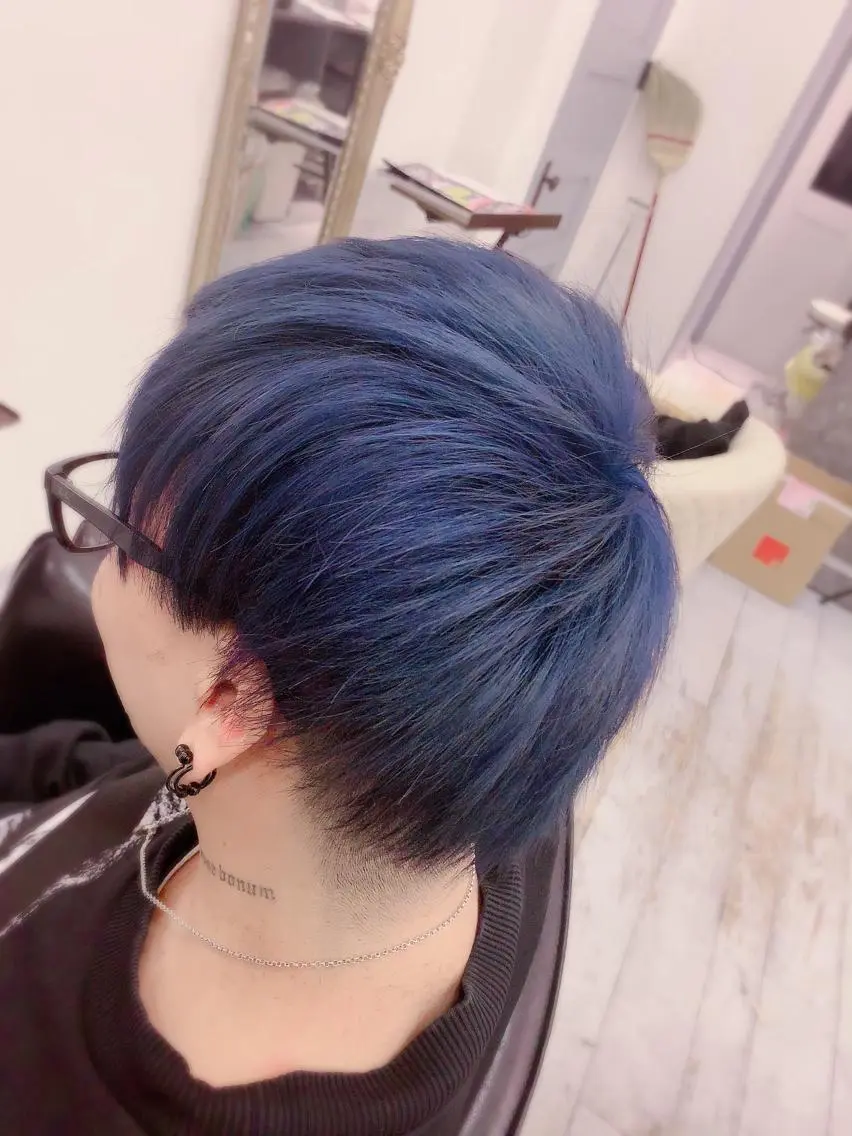 ショート カラー メンズ ネイビーカラー カット ヘアカラー トリートメント 💎JADE GRACE💎のヘアスタイル