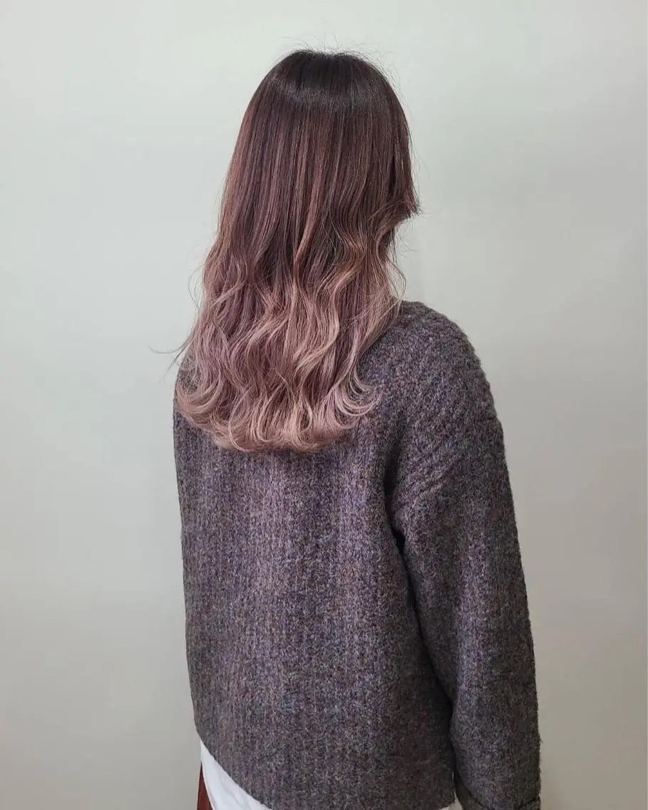 カラー white.梅田 デザインカラー🦄のヘアスタイル
