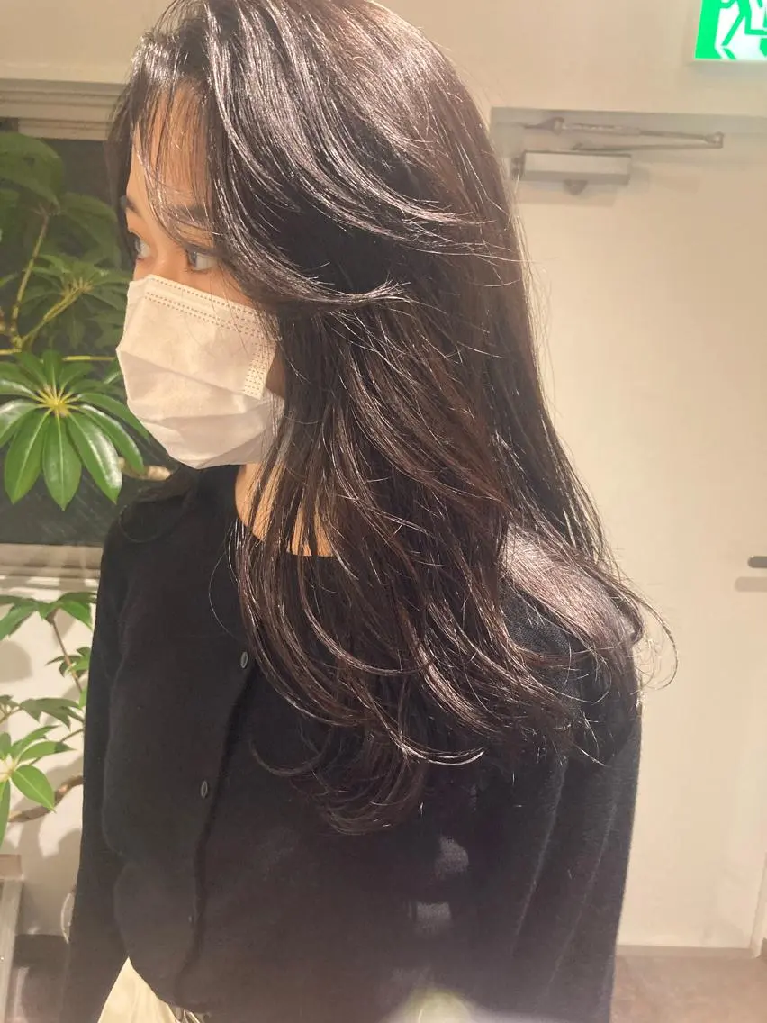 ロング カラー アッシュ ダークアッシュ レイヤーカット 佐伯 和佳のヘアスタイル