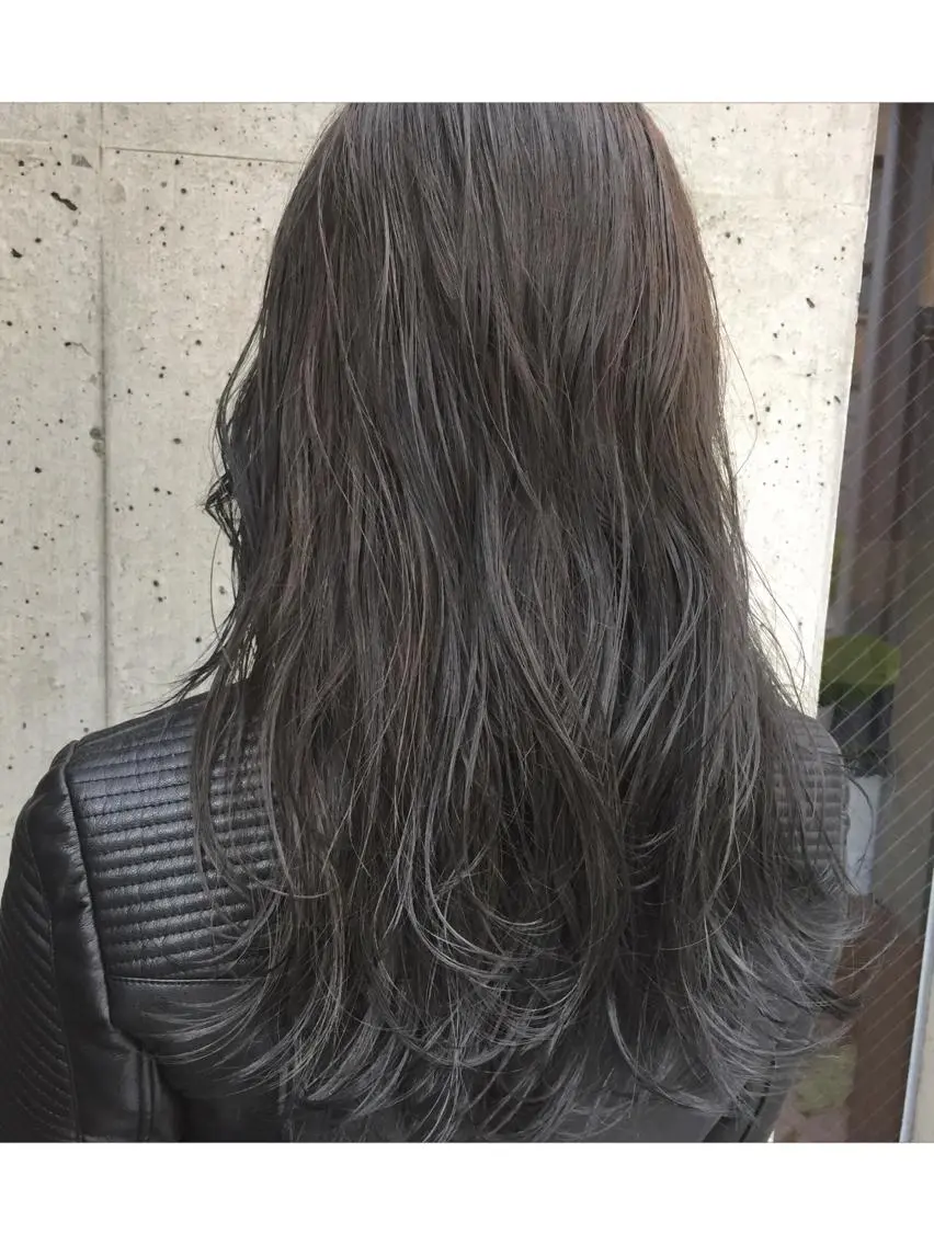 ショート ミディアム セミロング ロング カラー パーマ ヘアアレンジ メンズ キッズ ネイル アッシュ 黒髪 ネイビーカラー 外国人風カラー ネイビー 海外レイヤー×艶髪 小田部慎也のヘアスタイル