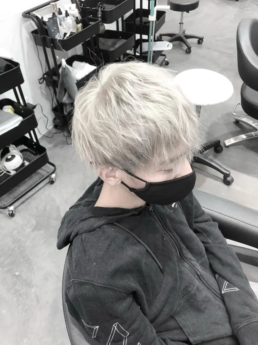 ショート カラー メンズ LOOP hairのヘアスタイル