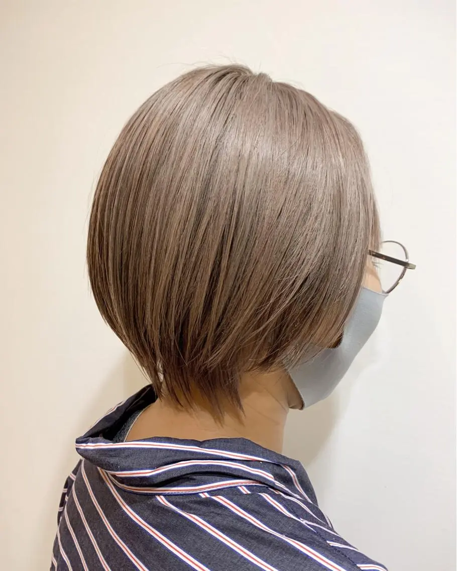 ショート カラー 薄田 珠美のヘアスタイル
