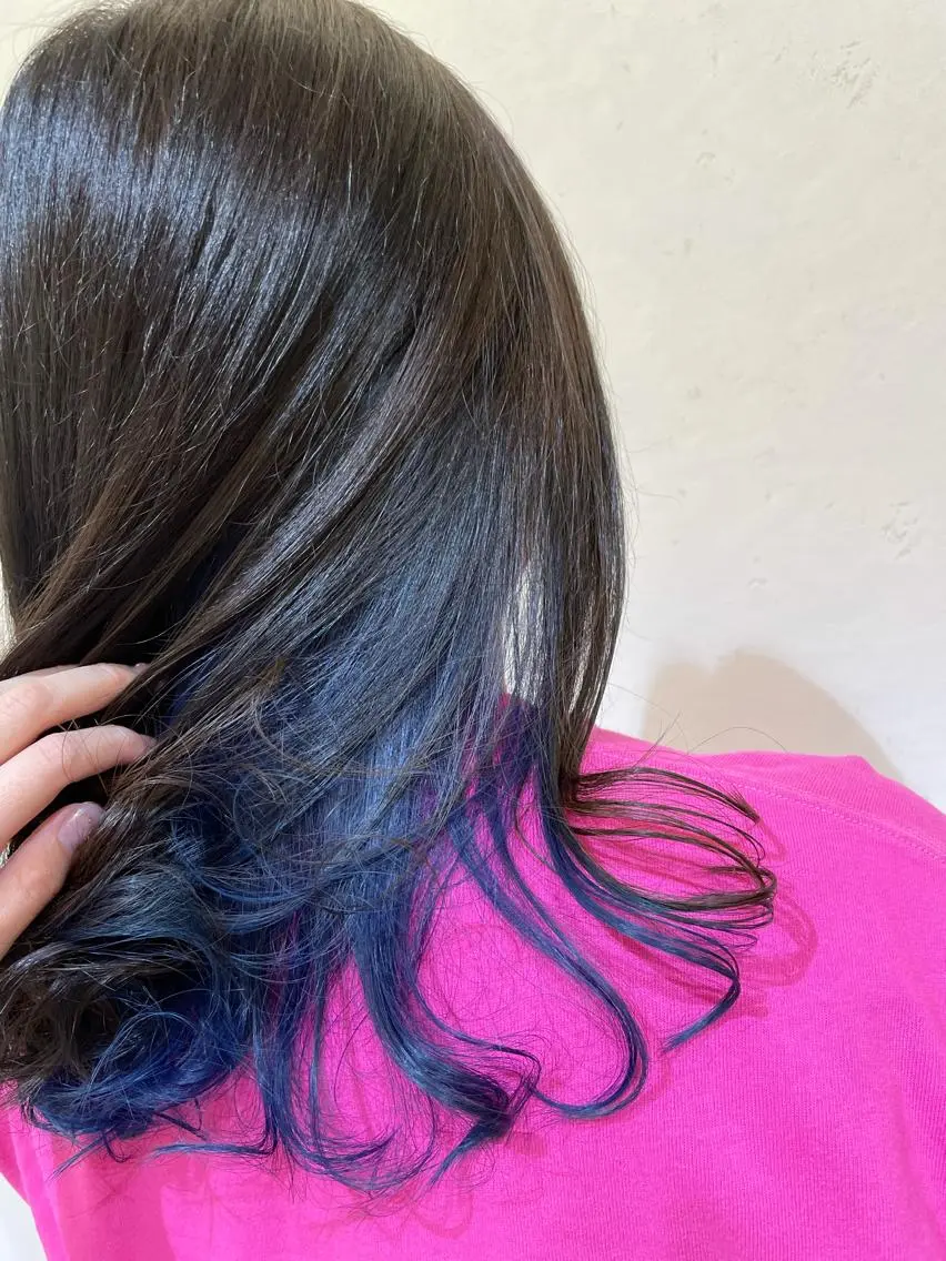 カラー ブリーチ インナーカラー CHIKA Rimのヘアスタイル