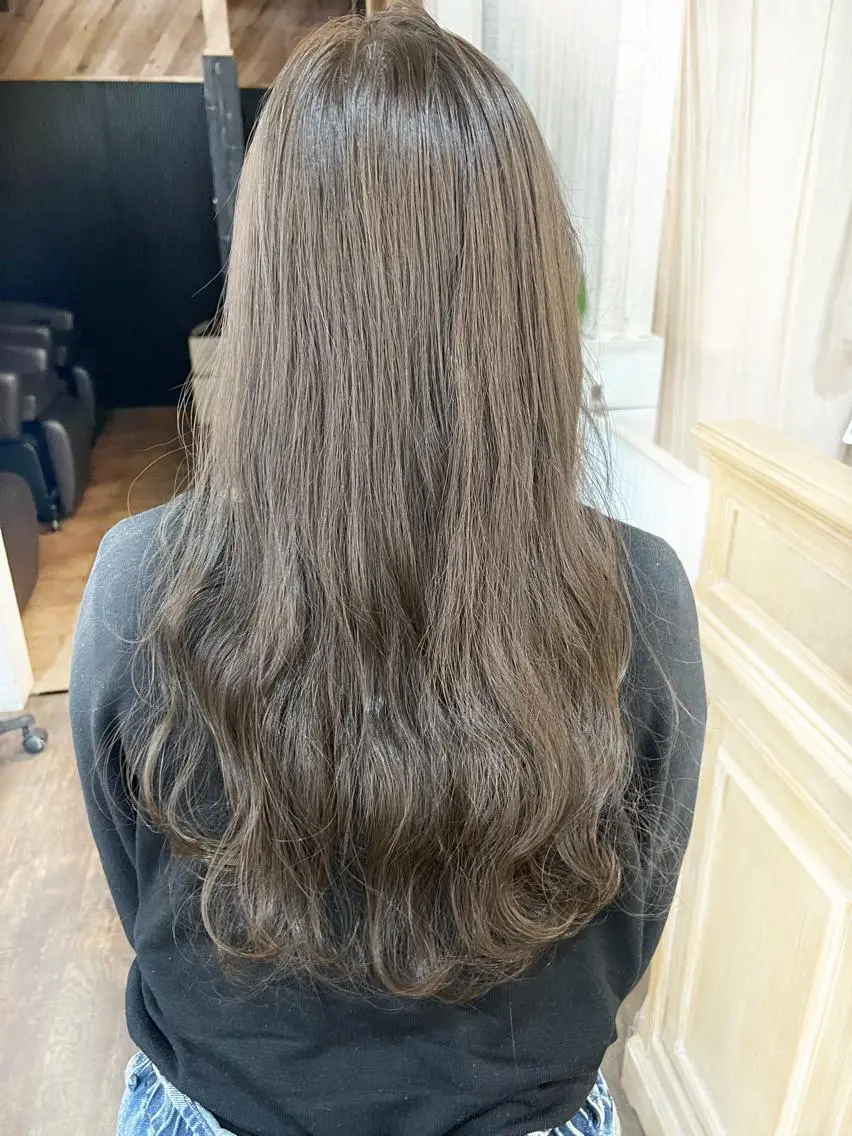 ロング ボブ ハイライト 髪質改善 ロング 小顔カット ヘアカラー トリートメント 初めてでも失敗しない 透明感カラー Miiのヘアスタイル