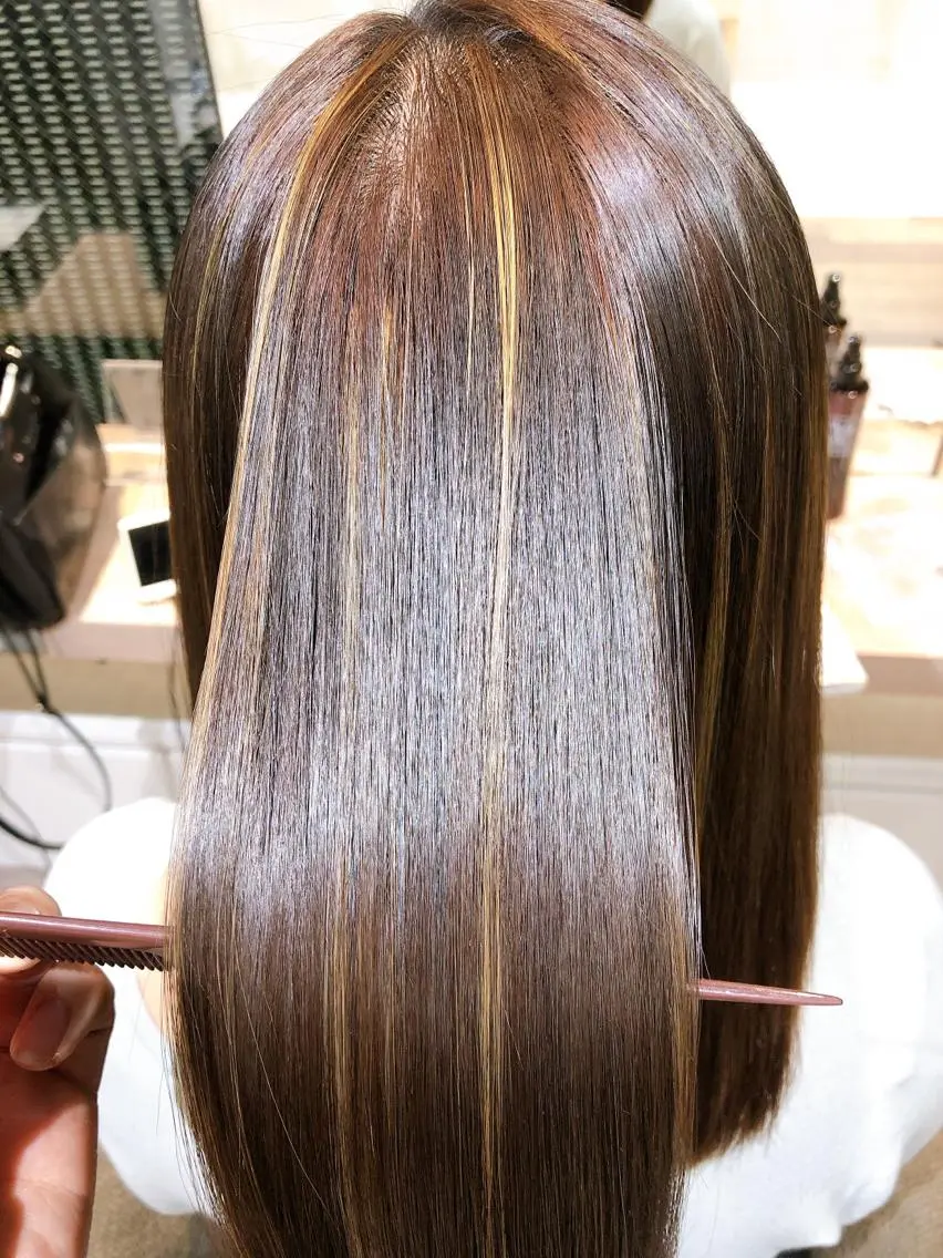 ロング 髪質改善 小顔カット 縮毛矯正 トリートメント 酸熱トリートメント CYNTHIADUE 店長｜ IRISUのヘアスタイル