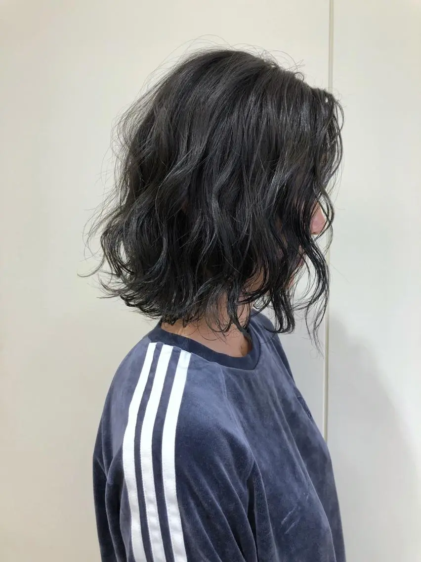 ミディアム カラー ブリーチ 透明感カラー グレージュ ブリーチなしカラー ケアブリーチ 坪井佑樹のヘアスタイル