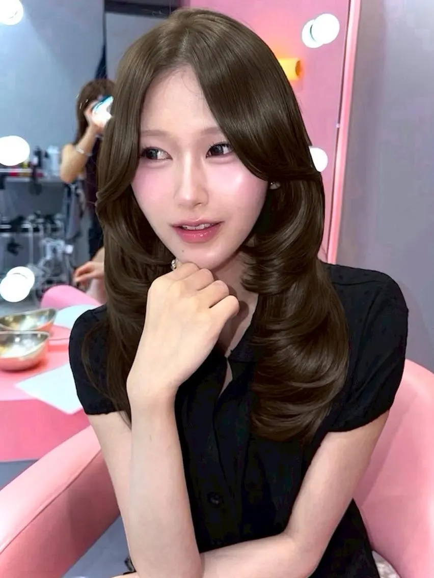 カラー ロング ベージュカラー ブルーカラー グレージュ ハイトーンカラー インナーカラー カット miuru/韓国ヘア /レイヤーカットのヘアスタイル