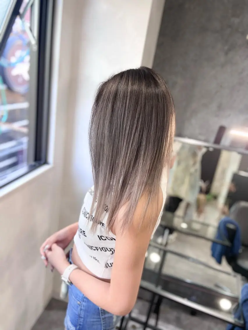 カラー バレイヤージュ タニ ユウのヘアスタイル