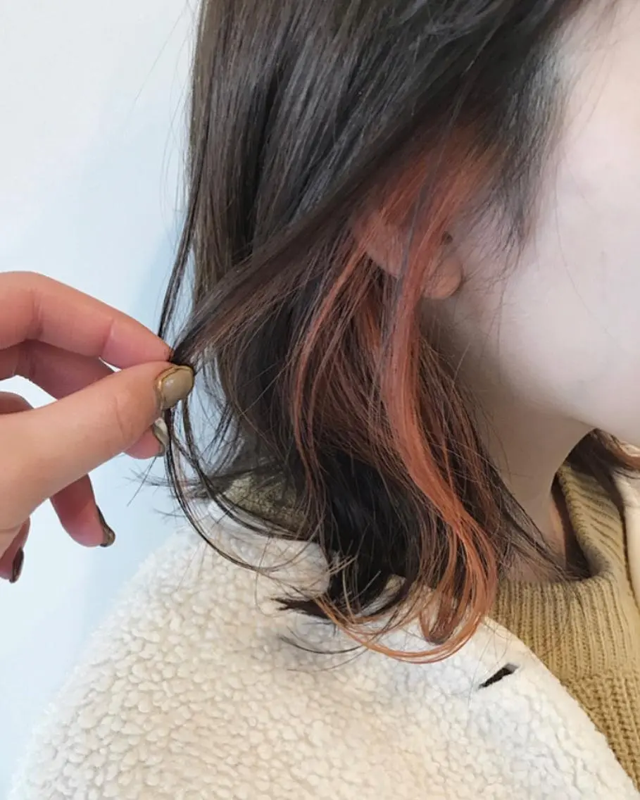 セミロング カラー イヤリングカラー オレンジ mayo 🐄🌈のヘアスタイル
