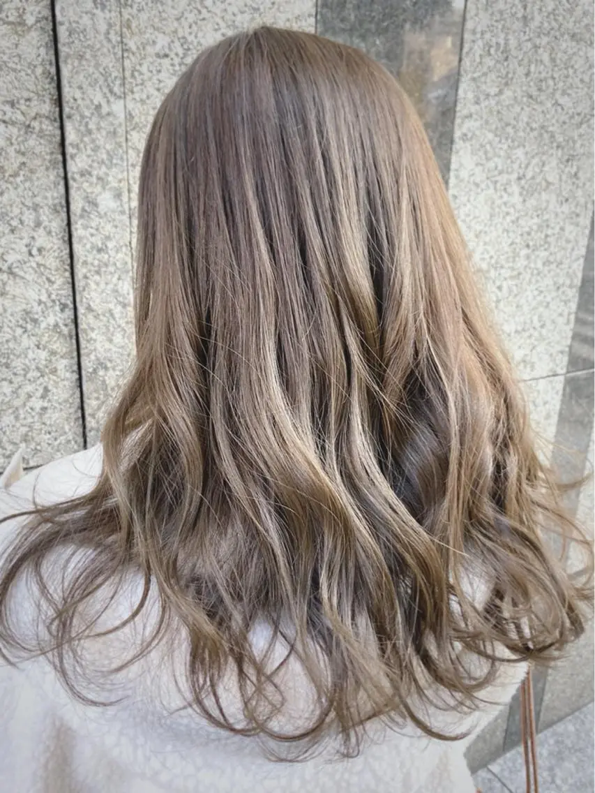 カラー ベージュカラー 透明感カラー オリーブベージュ ヘアカラー MUK ムクのヘアスタイル