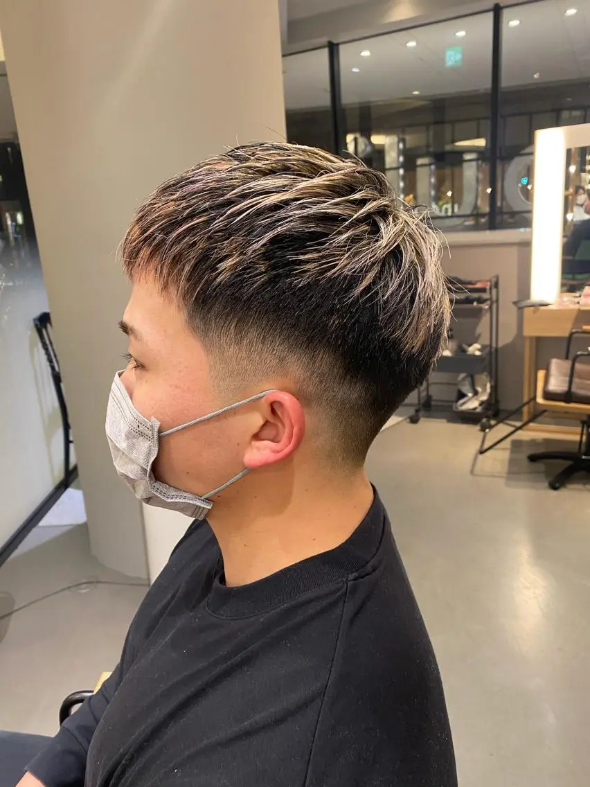ショート カラー メンズ フェードカット unopulir 景山 凌のヘアスタイル
