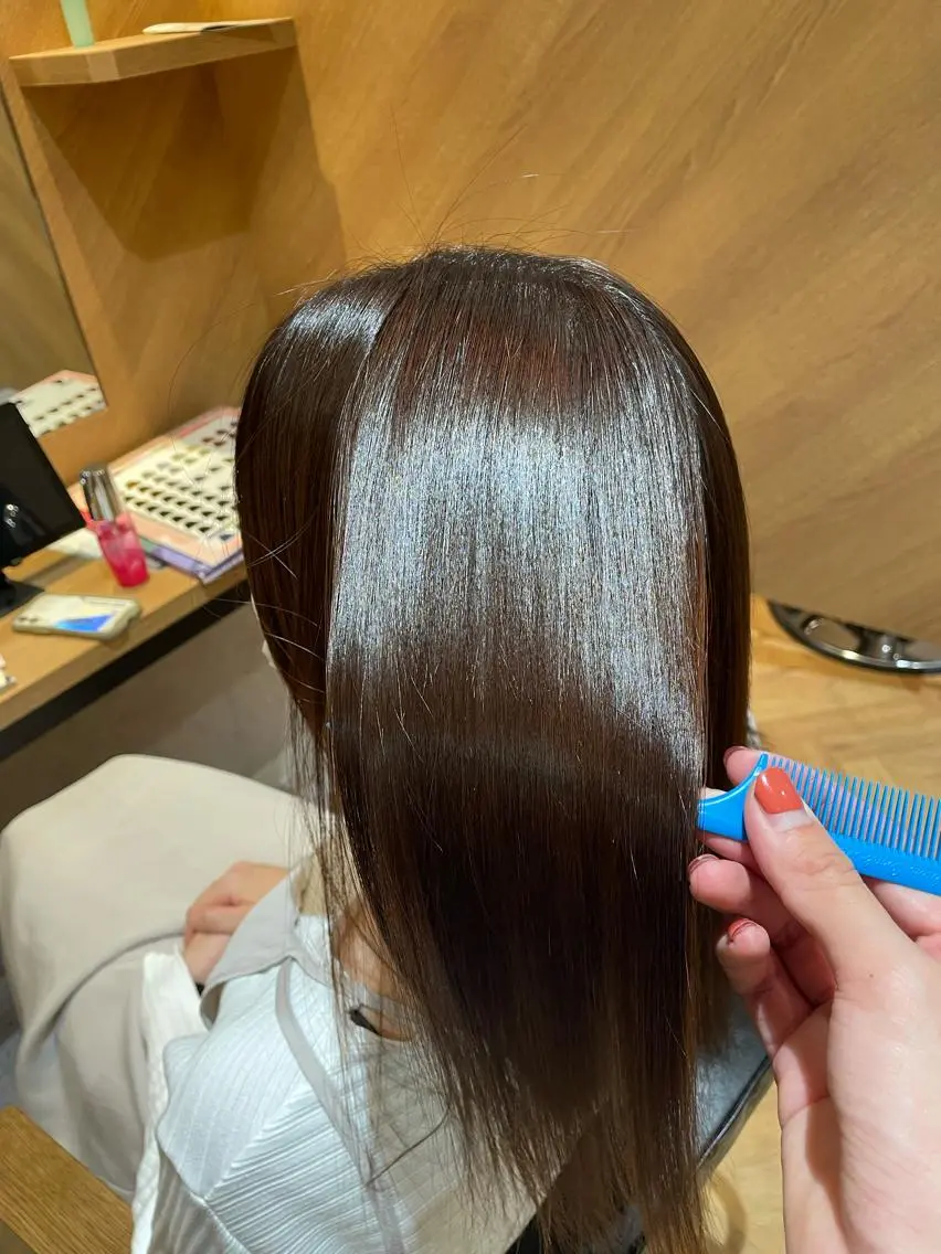 セミロング カット 縮毛矯正 透明感カラー🇰🇷 レイヤー✨桑原　研太のヘアスタイル