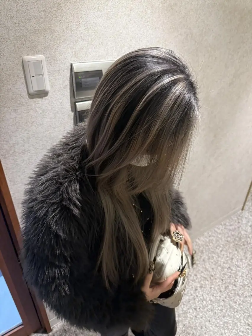 ロング TIGRE tenjinのヘアスタイル